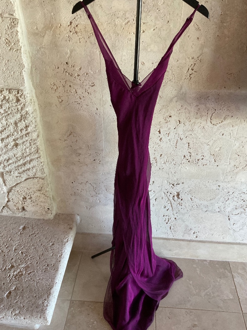 Danes by Bergdorf Goodman flowing purple silk dress- lined inside Size 6